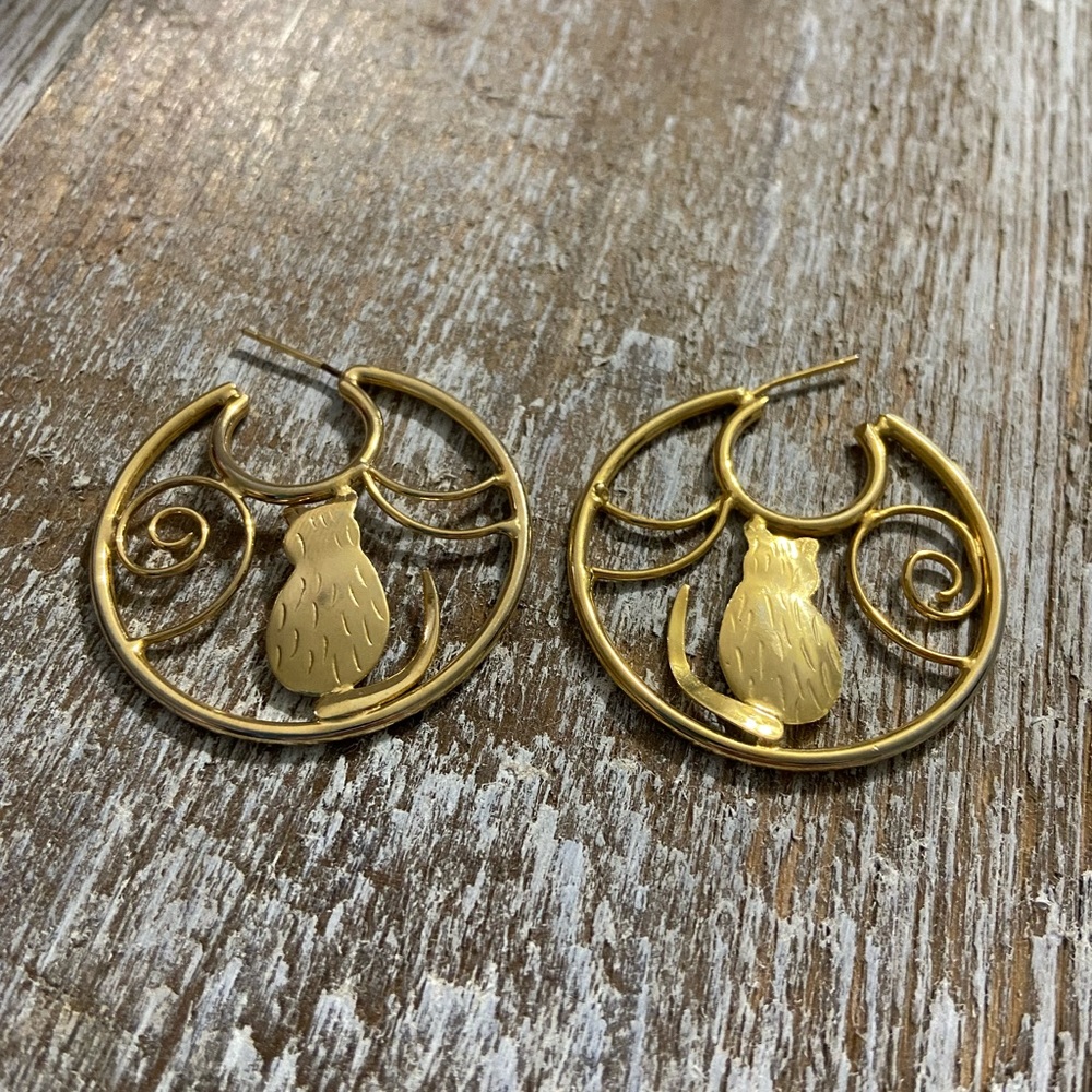 Gold Tone Cat Silhouette Halloween Hoop Earrings